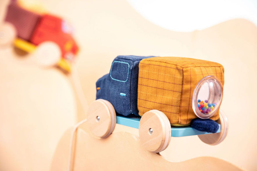 CAMIÓN VOLQUETE PARA TIRAR