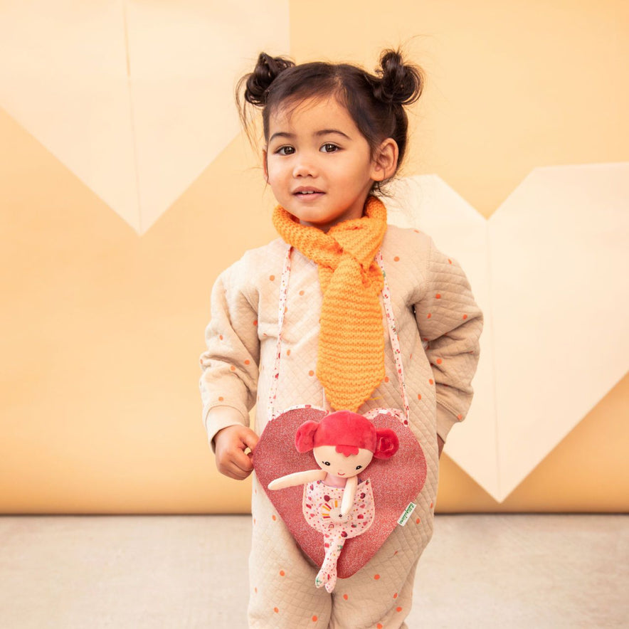 Muñeca Aline con Bolsa Corazón