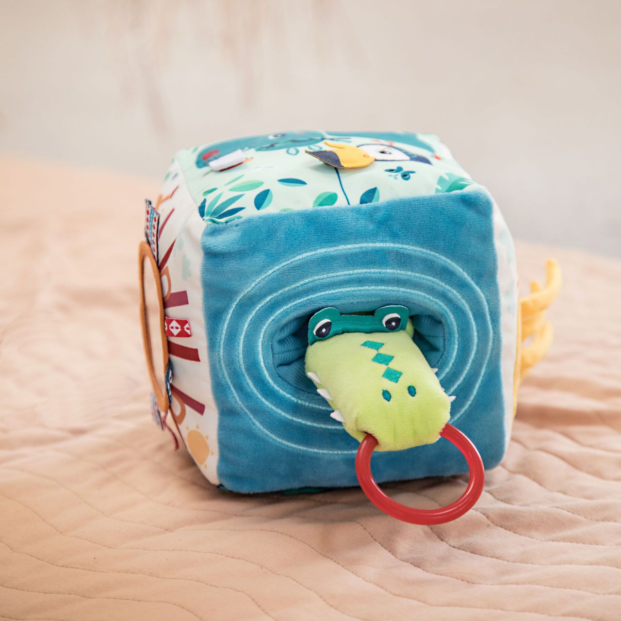 CUBO DE ACTIVIDADES CON SONIDOS DE LA JUNGLA