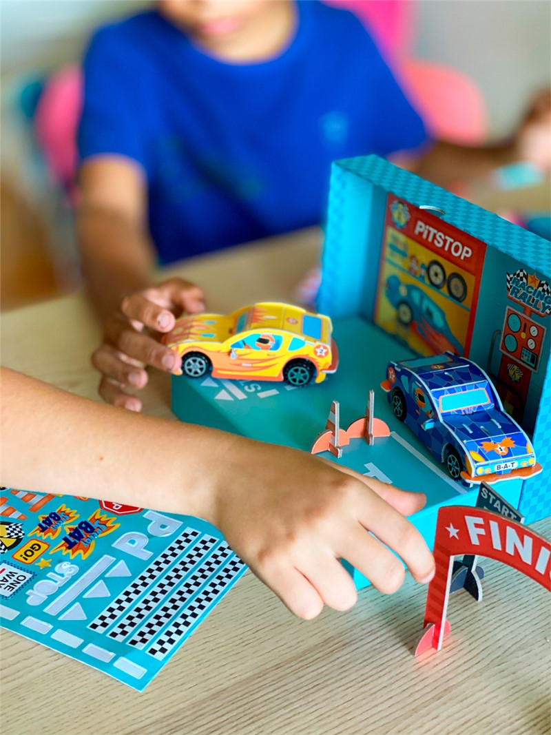 SET CREA TU BOX CON COCHES DE CARRERAS