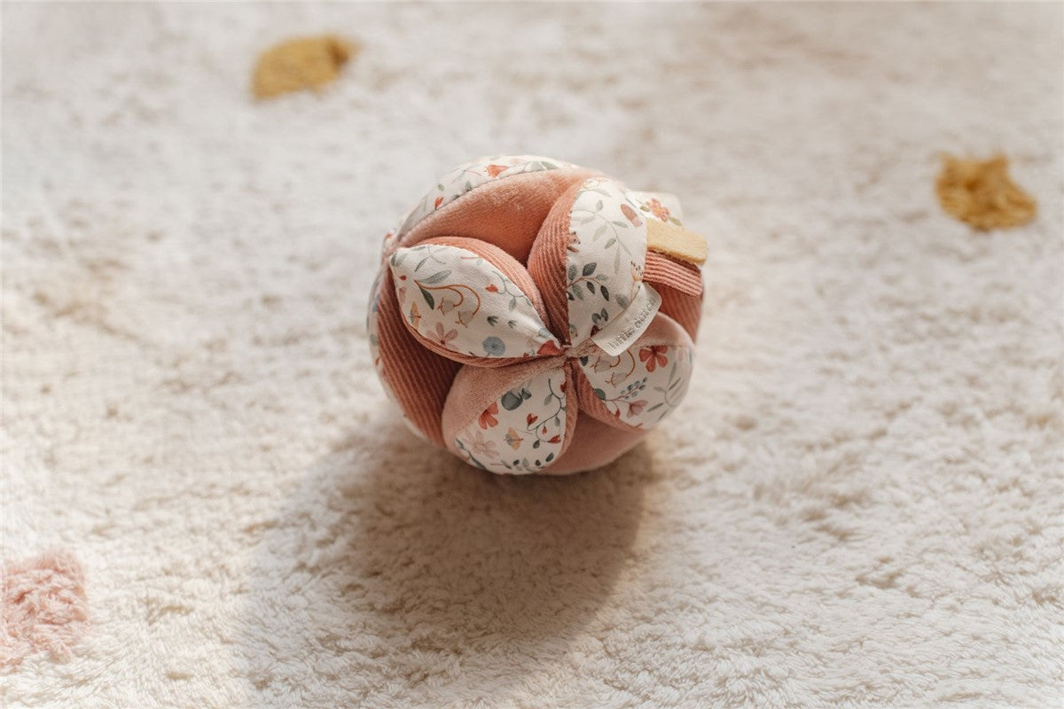Pelota Montessori Fairy Garden